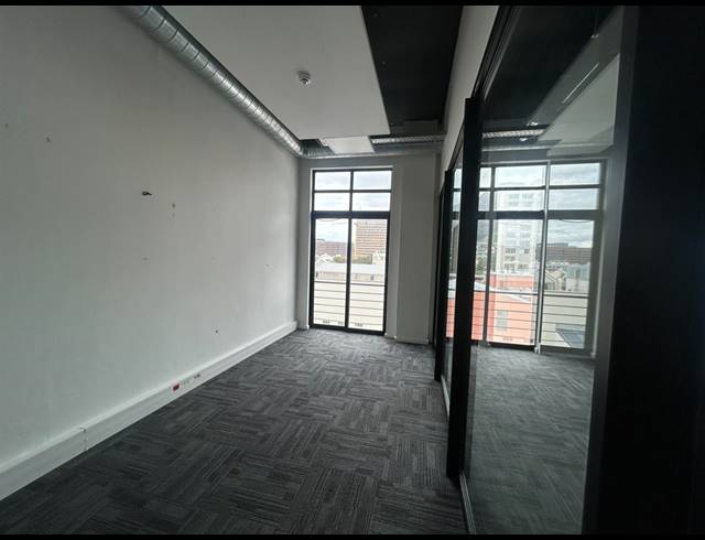 215M² BUILDING TO LET IN CAPE TOWN CITY CENTRE